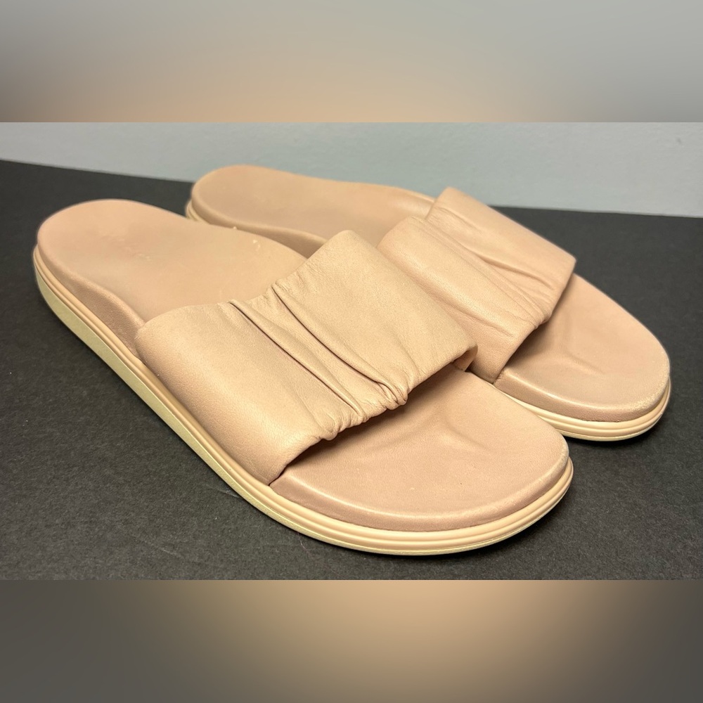 OluKai Women's Nude/Tan Slide Sandals